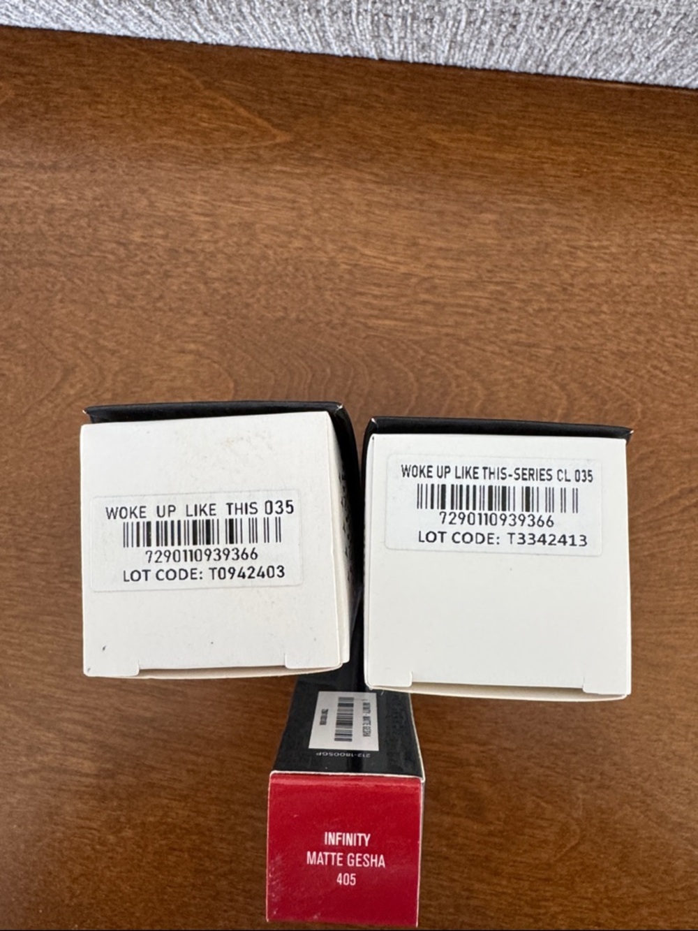 IL MAKIAGE Black Packaging with Red Accent Cosmetic Boxes - Picture 2 of 3